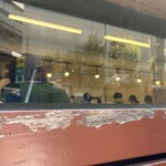 中華そば 千乃鶏 - 外から覗いた店内