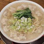 金町製麺 - 常陸牛のシマチョウそば