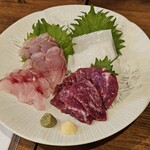 金町製麺 - 刺身盛（馬刺しなど）