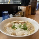 はぐれ雲 - 味玉鶏白湯そば（大）950円