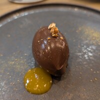 レ・ピコロ - 水チョコ、アプリコットのソース