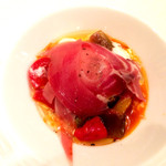 chez le mak - 【2014年8月頃？】生ハムと温泉玉子の乗ったラタトゥイユ（700円）。もったいないと思いつつ、崩して混ぜて頂くのがやっぱり一番旨い。