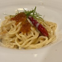 クッチーナ イタリアーナ アリア 六本木 - 生ウニとイクラのクリームソース（単品＠1,980）