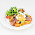 エッグベネディクト・ベーコン