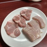 焼肉幸泉 - タンスジとミノ