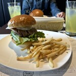 ダグズ・バーガー 宮古島本店 - 