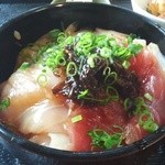 藍ヶ江水産 地魚干物食堂 - 地魚の漬丼（メダイとマグロ）