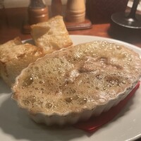 カルネジーオ イースト - 