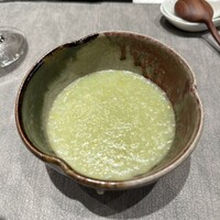 ON the TABLE CHINESE - 