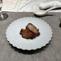 ON the TABLE CHINESE - 