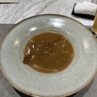 ON the TABLE CHINESE - 