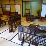 元祖 本吉屋 - 広く落ち着いた雰囲気の店内♪