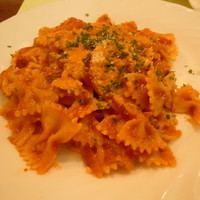 オステリア ガウダンテ 大阪駅前第4ビル店 - 本日のパスタの中から塩分少ないものを選択♪夏なのでトマトベースが多かったです♪