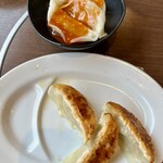 元祖 ニュータンタンメン本舗 - 餃子のセット　ノーマルと味噌