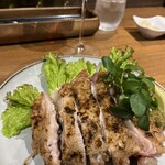 炭火ジビエ&ワイン Oobanburumai - いわい鶏のパリパリ焼き（炭火焼きだよ）