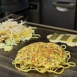 お好み焼き ふじや - こっちは「まぜ焼きのモダン」 ※ 他の方のやつ その2
