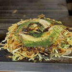 お好み焼き ふじや - この彩りの美しいことと言ったら(´◡͐`)
      となりのオッチャンは「エロいなぁーー！」と表現(笑)