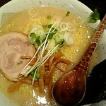 十豚 - 塩とんこつラーメン