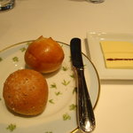 オーグードゥジュール ヌーヴェルエール - パンとバター。