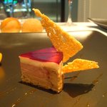 オーグードゥジュール ヌーヴェルエール - ガトーフォアグラ　イチジクの香る滑らかな北海道産クリームチーズ。