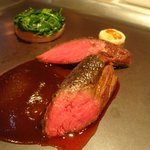 オーグードゥジュール ヌーヴェルエール - 北海道で仕留めた”エゾ鹿”フィレの低温調理、＜シヴェ＞ソースで・・・(お二人様より)。