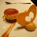 オーグードゥジュール ヌーヴェルエール - クランブル”サレ”仕立てのリンゴのキャラメリゼ　塩キャラメルとそのシブースト。