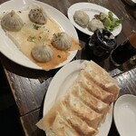 羽根つき焼き小龍包 鼎's - 