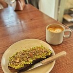 Parklet bakery - 3/26に頼んだアボカドュッカトースト