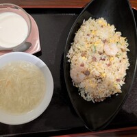 海皇 大阪堂島店 - スープと杏仁豆腐付き