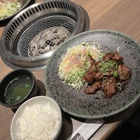 焼肉・しゃぶしゃぶ たちばな ヒルトンプラザイースト店 - 