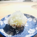 293019839 - 【アミューズ4種】
                        ① 新玉葱のタルト
                        　★ パルメジャーノ掛け