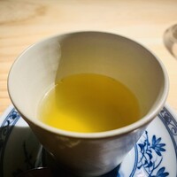 ペルトナーレ - 【アミューズ4種】
                    ② 鹿のコンソメ
                    　★ 阿波尾鶏と鹿ミンチのコンソメスープ