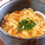 Maru Katsu - 殆どのお客様が注文される「たまごあんかけラーメン　350円」