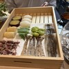 天婦羅 桂 いし坂 - 本日の天ぷら食材✨隣の水槽の鮎も…(=^▽^)σ