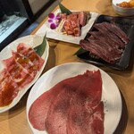 炭火焼肉 ひびの亭 - 