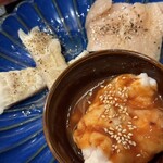 Tachikawa NIKUAZABU - 本日のホルモン盛合せ（3種）各2切　640円。