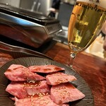 Tachikawa NIKUAZABU - 黒毛和牛上カルビ　1,740円。おかわり♪