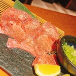 どすこい商店 ホルモン焼肉 豚星 - 