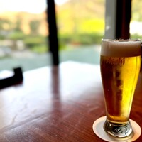 日本料理雲海 - まずはビールから。 まぁ、店選びに失敗してるんで、わがまま言わずにお店推しのメニューを選択。