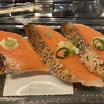 ちよだ鮨 - 炙りサーモントラウト323円（半額162円）