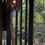 土家 - 入り口前