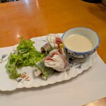 てんぐの蔵 - 鮪とアボカドの生春巻 680円