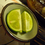 うどん 丸香 - ぶっかけ＜冷＞大盛＜大＞・かしわ天・温泉卵・すだち　ズームアップ