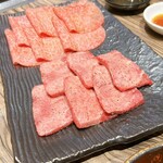 焼肉 ジャンボ - 黒毛和牛タン、シンシン