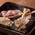 厚切りラムランプの炙り焼き