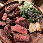 炭焼きステーキHIUCHI - 牛タンさんと黒毛和牛雌牛の赤身さんでーす。③