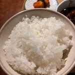 炭焼きステーキHIUCHI - ピカピカの御飯さんでーす。