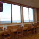 下風呂 おんせん食堂 - 海峡眺められるカウンター席