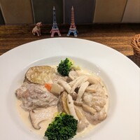 シャンパン食堂 - B.備中高原鶏もも肉のクリーム煮込み