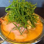 RAMEN HITONI YASASHIKU - 